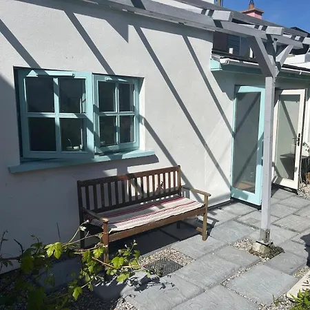 The Cottage, بيت للعطل